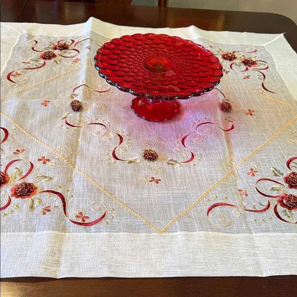 Square Embroidered 3D Floral Table runner Embroidered Floral Cream & Red New